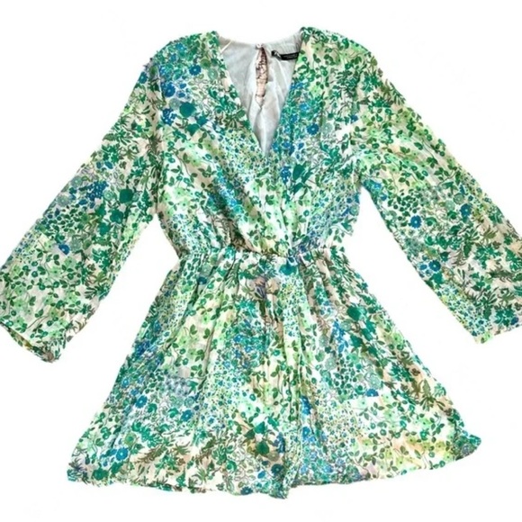 So cute! ZARA Wrap-front V-neck jumpsuit with long sheer sleeves Elastic waist - Picture 10 of 10